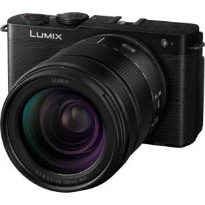Panasonic Lumix S9 m/28-200mm F/4 linsu.